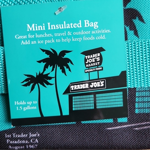 Trader Joe’s limited edition food bad mini insulated bag reusable NWOT - Picture 3 of 7